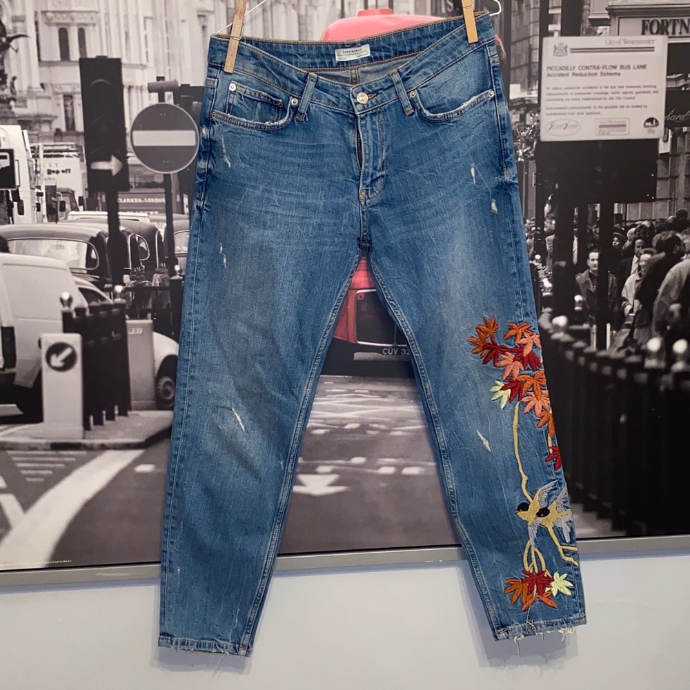 Zara embroidered floral bird jeans size 6